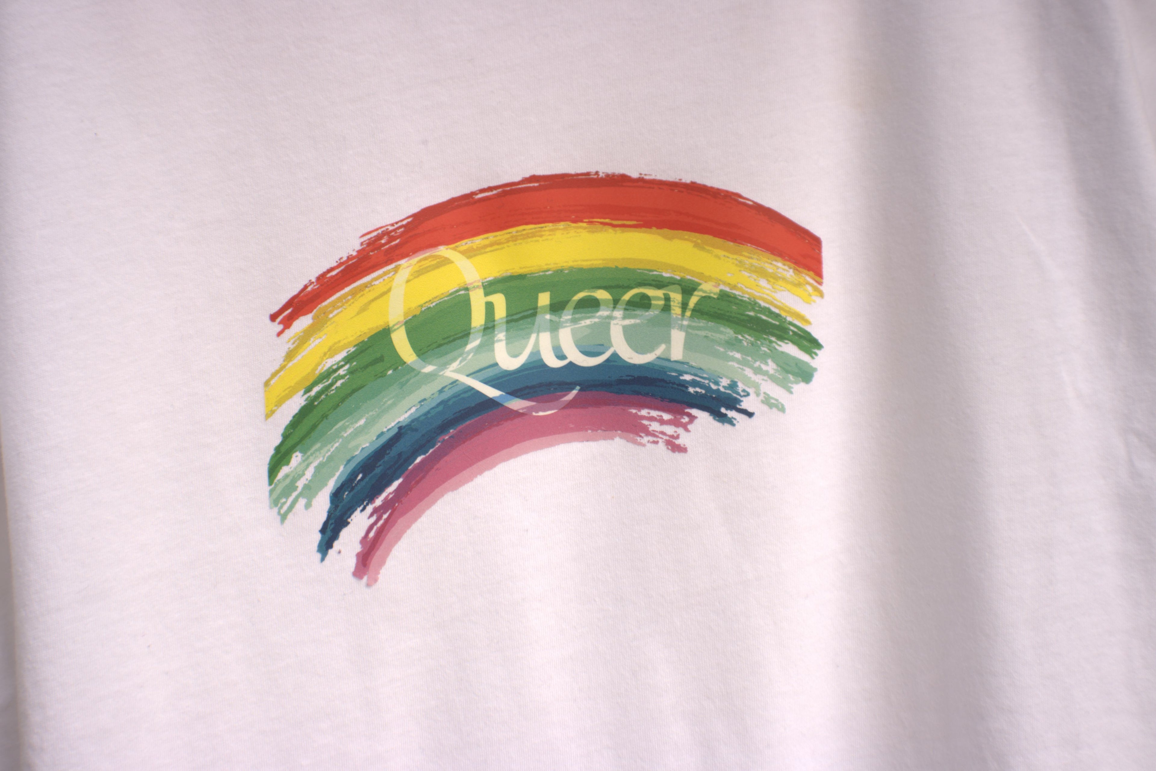 Diseño de camiseta personalizado DTF Arcoíris Queer